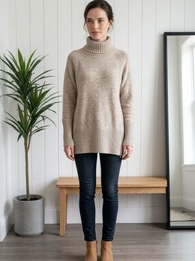 Banana Republic Merino Wool Blend Side Zip Turtleneck Sweater - Size Medium